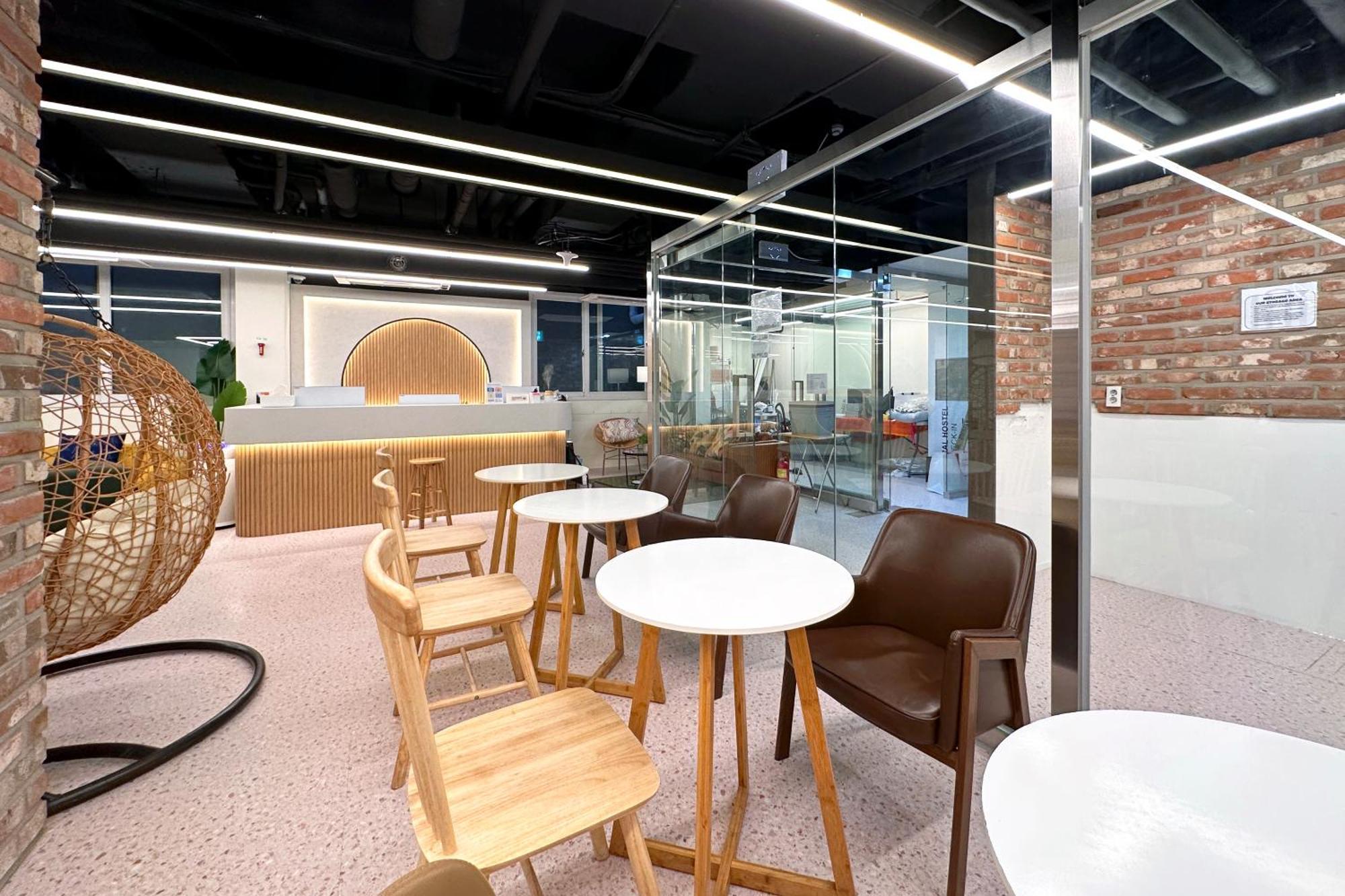 Oyo Hostel Myeongdong 6 Сеул Экстерьер фото
