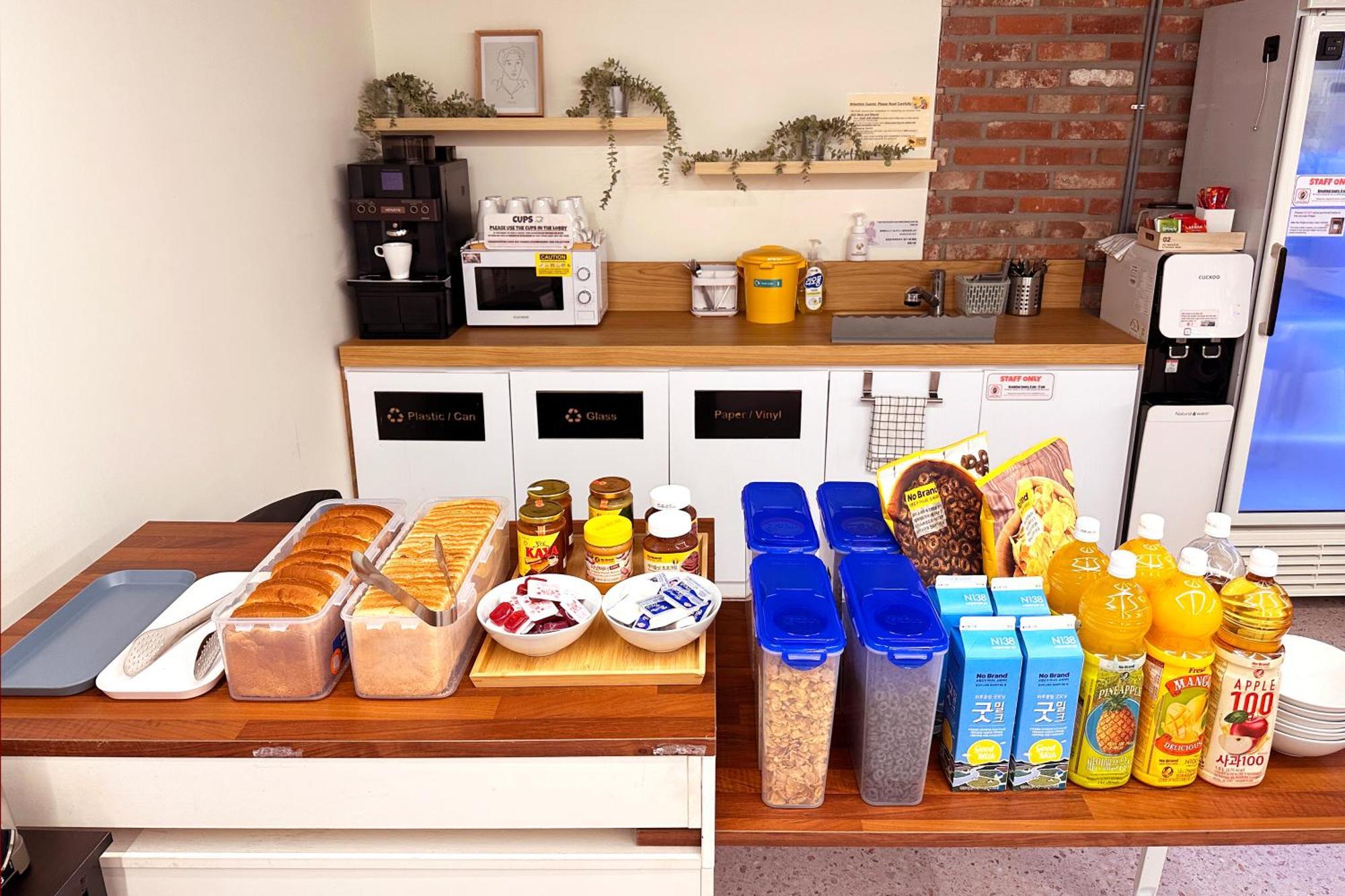 Oyo Hostel Myeongdong 6 Сеул Экстерьер фото
